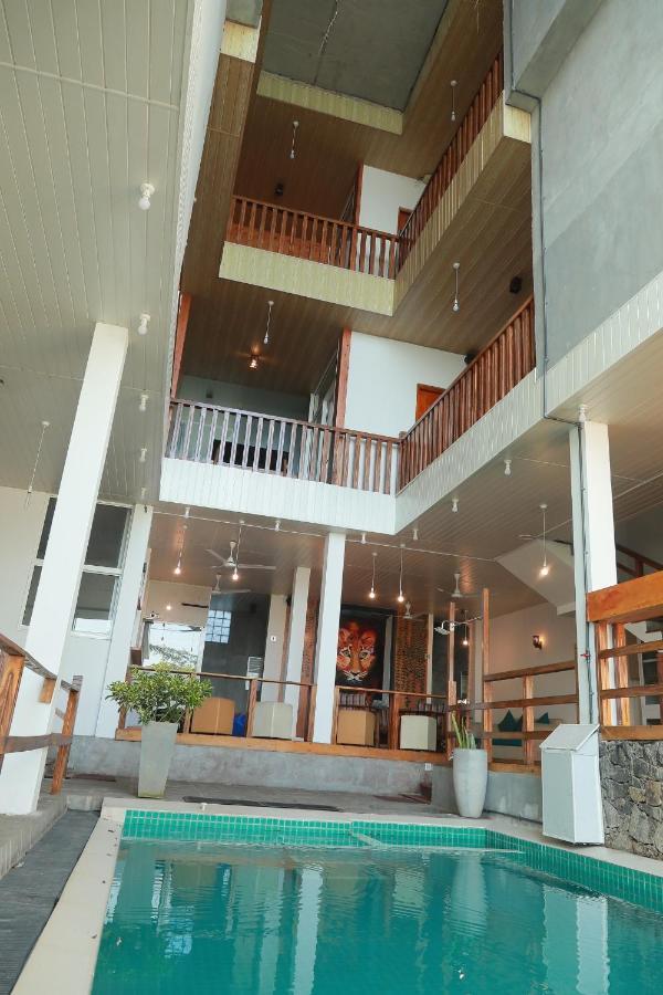 O2 Weligama Hotel & Spa Buitenkant foto